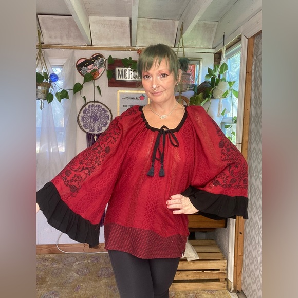 One Teaspoon Tops - One Teaspoon Red and Black Embroidered Oversized sleeve Bohemian top Size Small